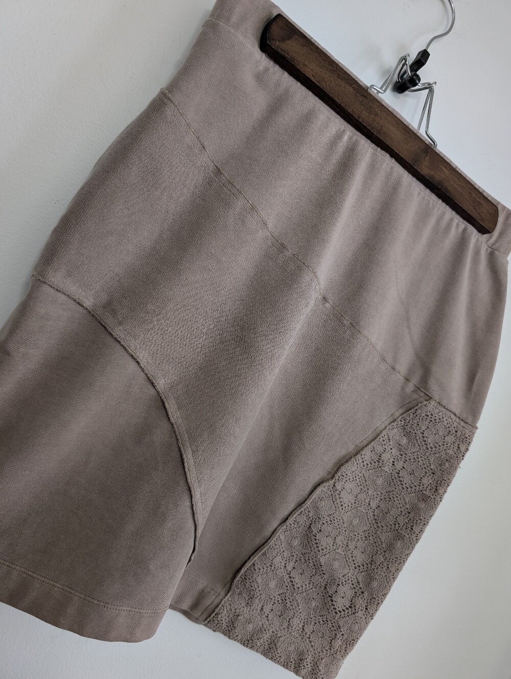 Y2k Yest XS High Rise Mini Skirt Taupe Flower Lace Knit Cotton Fitted Artsy Boho